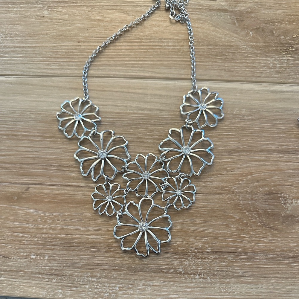 Studio S Y2K Flower Cluster Necklace